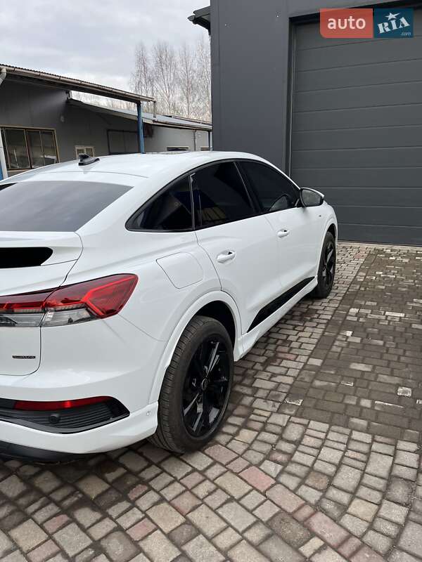 Позашляховик / Кросовер Audi Q4 Sportback e-tron 2023 в Львові