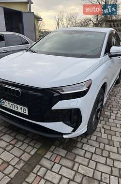 Позашляховик / Кросовер Audi Q4 Sportback e-tron 2023 в 