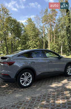 Внедорожник / Кроссовер Audi Q4 Sportback e-tron 2022 в 