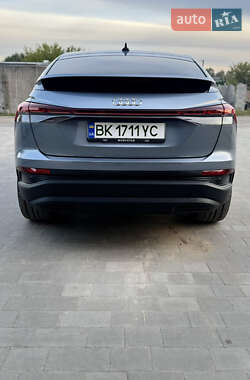 Внедорожник / Кроссовер Audi Q4 Sportback e-tron 2022 в 
