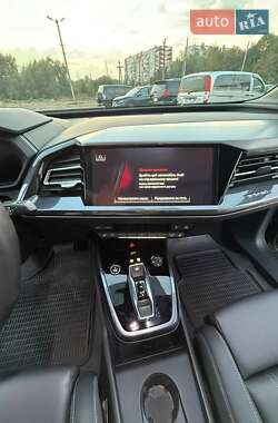 Внедорожник / Кроссовер Audi Q4 Sportback e-tron 2023 в 