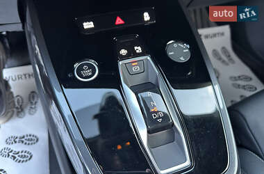 Внедорожник / Кроссовер Audi Q4 Sportback e-tron 2022 в 