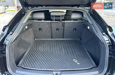 Внедорожник / Кроссовер Audi Q4 Sportback e-tron 2022 в 