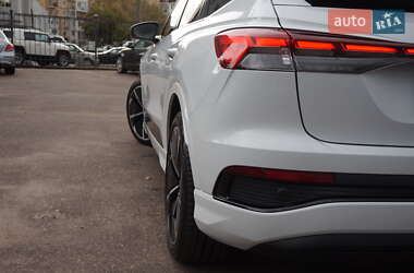 Внедорожник / Кроссовер Audi Q4 Sportback e-tron 2022 в 