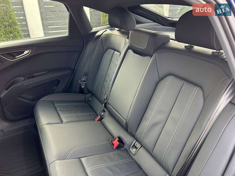 Внедорожник / Кроссовер Audi Q4 Sportback e-tron 2023 в Каменец-Подольском