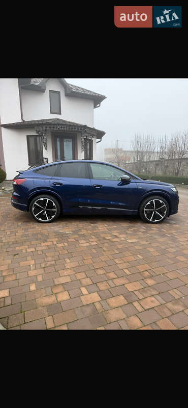Внедорожник / Кроссовер Audi Q4 Sportback e-tron 2023 в Каменец-Подольском