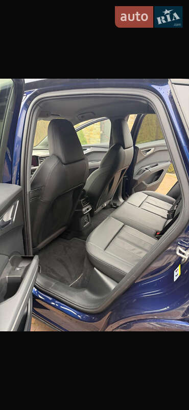 Внедорожник / Кроссовер Audi Q4 Sportback e-tron 2023 в Каменец-Подольском