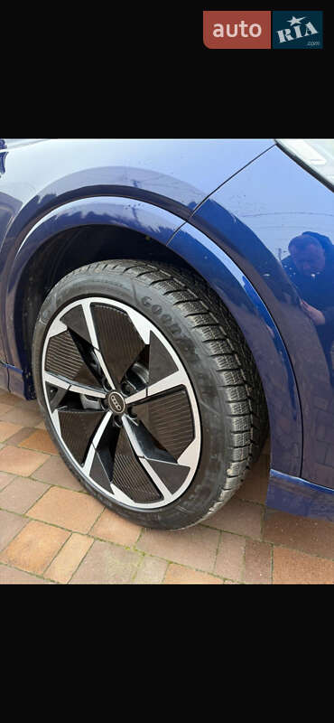 Внедорожник / Кроссовер Audi Q4 Sportback e-tron 2023 в Каменец-Подольском