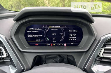 Позашляховик / Кросовер Audi Q5 e-tron 2022 в Луцьку