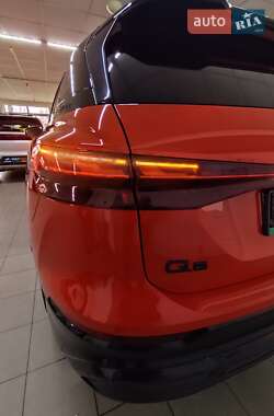 Позашляховик / Кросовер Audi Q5 e-tron 2023 в 