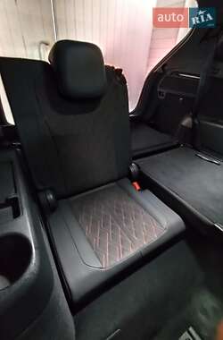 Позашляховик / Кросовер Audi Q5 e-tron 2023 в 