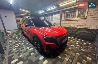 Внедорожник / Кроссовер Audi Q5 e-tron 2022 в 