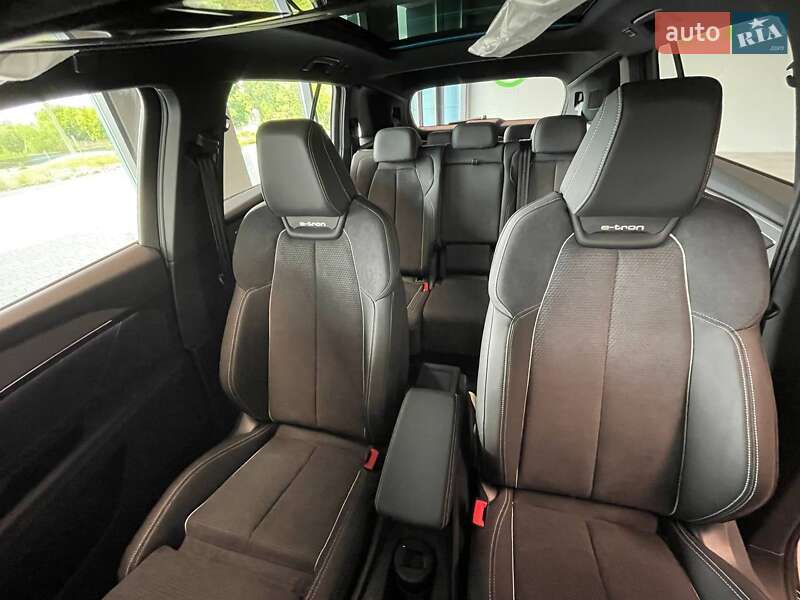 Позашляховик / Кросовер Audi Q5 e-tron 2023 в Львові