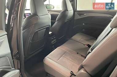 Внедорожник / Кроссовер Audi Q5 e-tron 2023 в 
