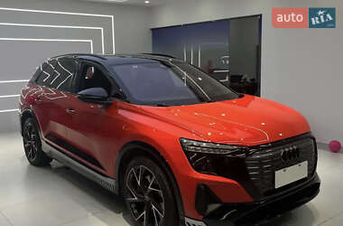 Внедорожник / Кроссовер Audi Q5 e-tron 2022 в 
