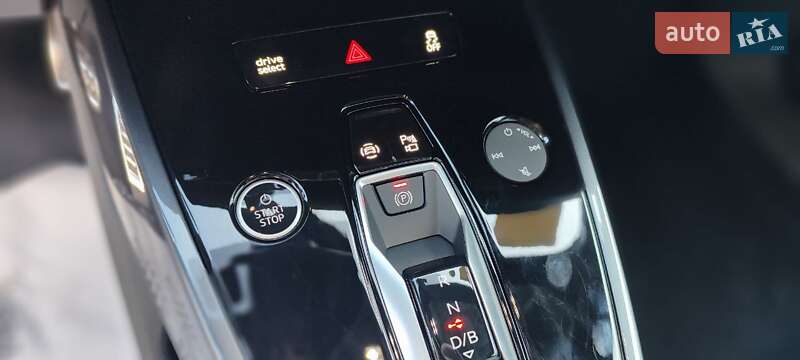 Позашляховик / Кросовер Audi Q5 e-tron 2024 в Києві