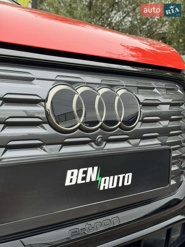 Позашляховик / Кросовер Audi Q5 e-tron 2022 в Києві