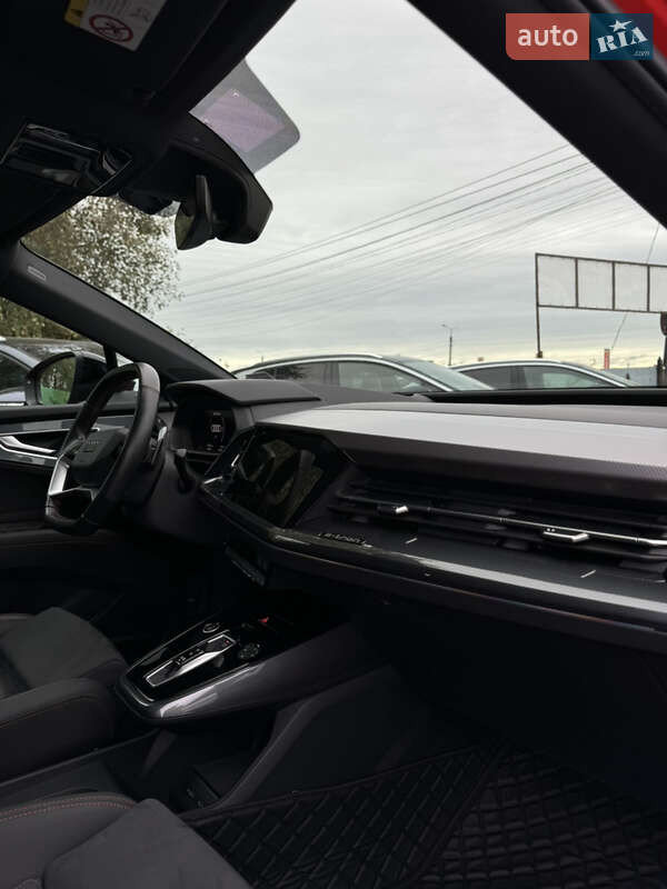 Позашляховик / Кросовер Audi Q5 e-tron 2022 в Києві