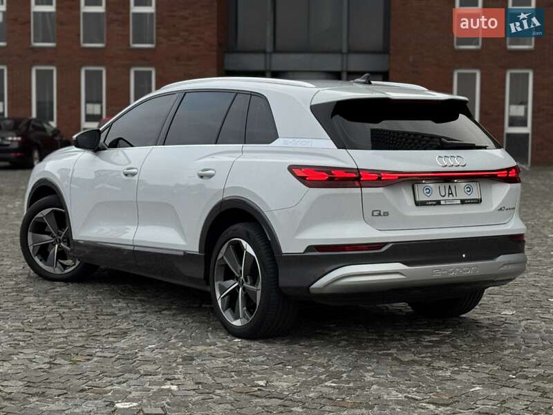Позашляховик / Кросовер Audi Q5 e-tron 2022 в Києві