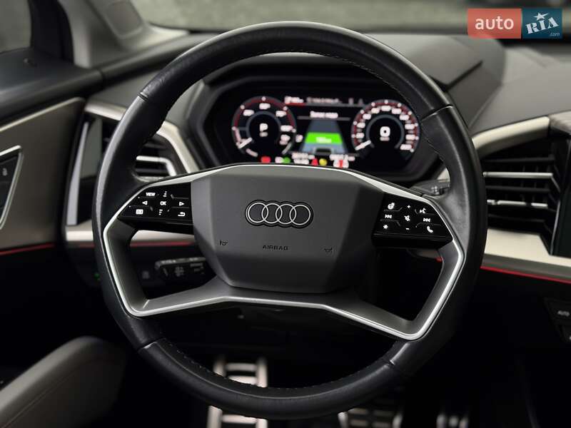 Позашляховик / Кросовер Audi Q5 e-tron 2022 в Києві