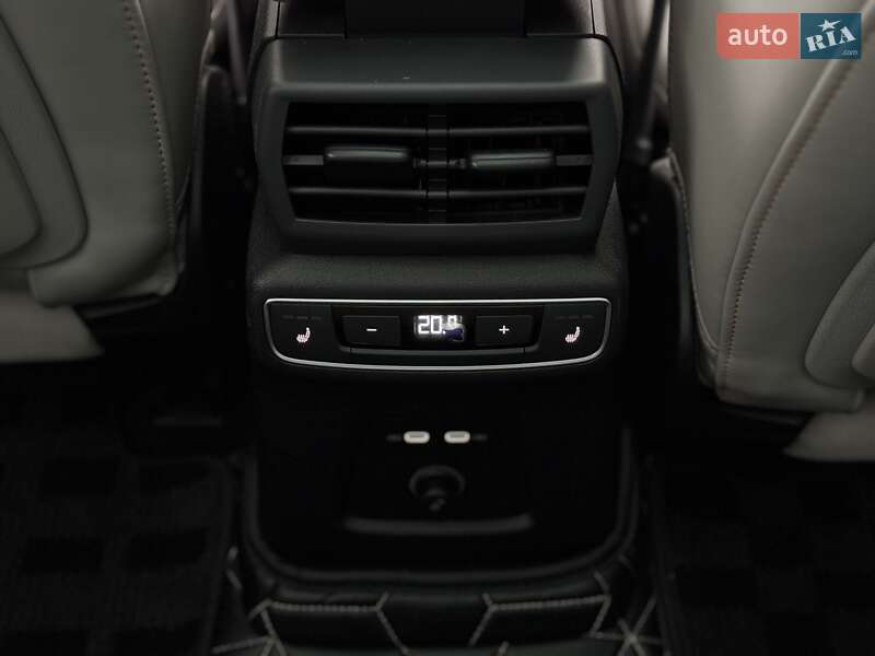 Позашляховик / Кросовер Audi Q5 e-tron 2022 в Києві