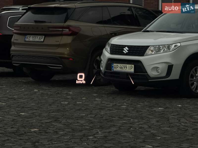 Позашляховик / Кросовер Audi Q5 e-tron 2022 в Києві