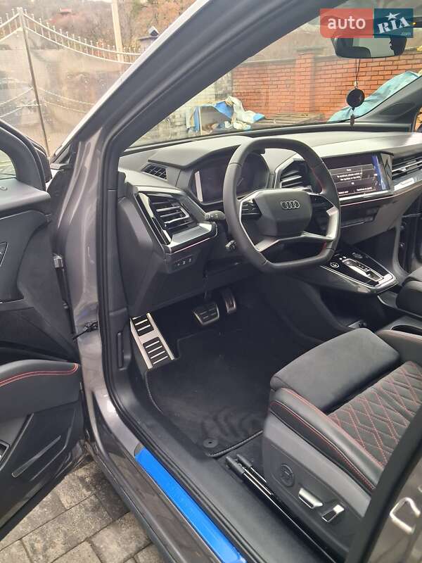 Позашляховик / Кросовер Audi Q5 e-tron 2022 в Мукачевому