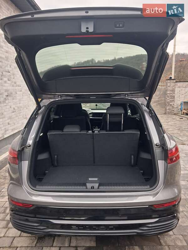 Позашляховик / Кросовер Audi Q5 e-tron 2022 в Мукачевому