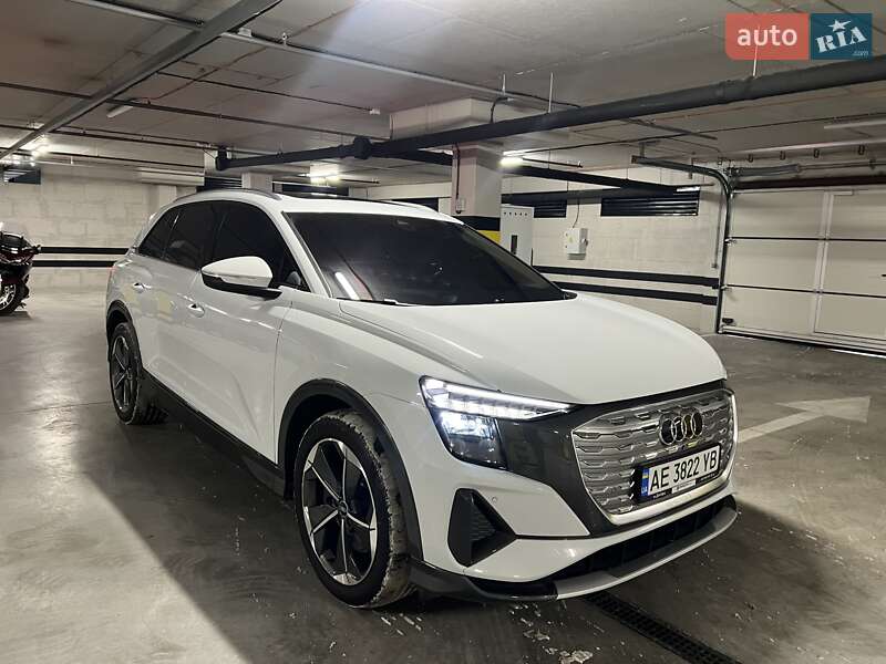 Внедорожник / Кроссовер Audi Q5 e-tron 2022 в Днепре