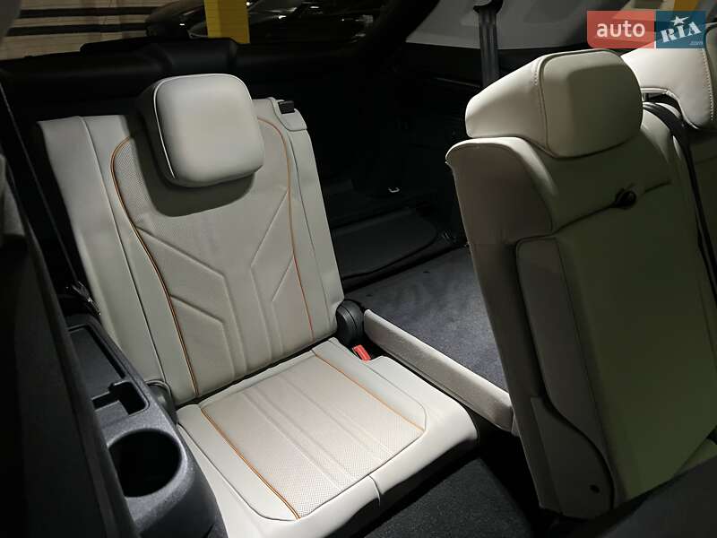 Внедорожник / Кроссовер Audi Q5 e-tron 2022 в Днепре