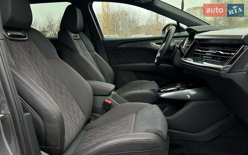 Внедорожник / Кроссовер Audi Q5 e-tron 2022 в Львове