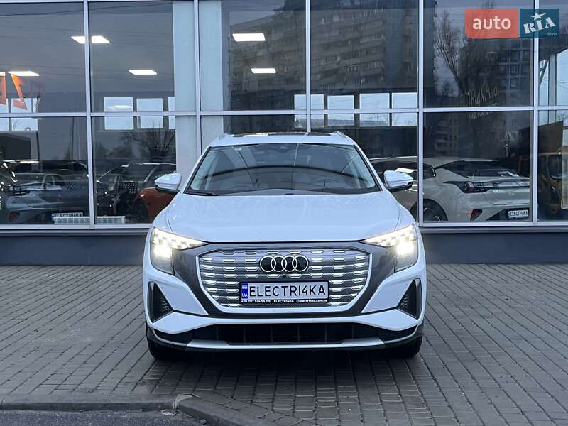 Внедорожник / Кроссовер Audi Q5 e-tron 2022 в Днепре