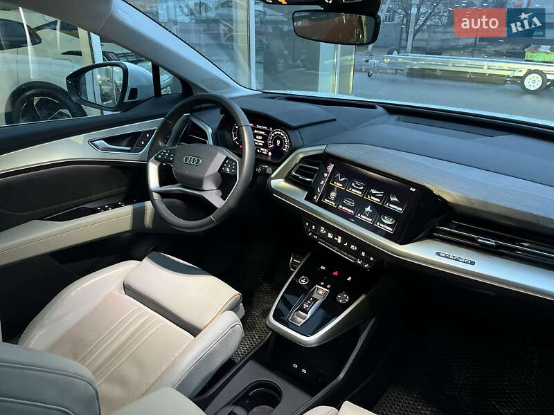 Внедорожник / Кроссовер Audi Q5 e-tron 2022 в Днепре