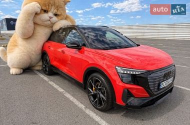 Позашляховик / Кросовер Audi Q5 e-tron 2022 в Львові