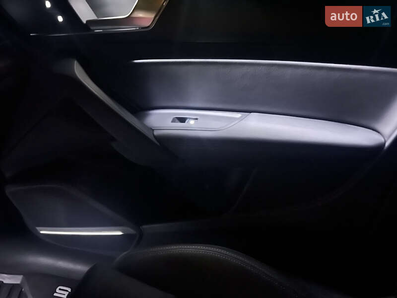 Внедорожник / Кроссовер Audi Q5 Sportback 2023 в 
