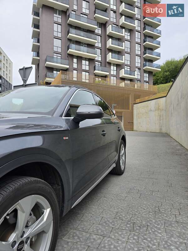 Внедорожник / Кроссовер Audi Q5 Sportback 2022 в Львове