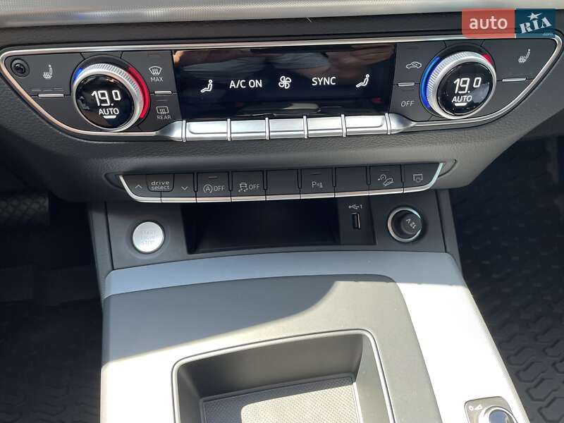 Позашляховик / Кросовер Audi Q5 Sportback 2022 в Києві