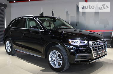 Позашляховик / Кросовер Audi Q5 2018 в 