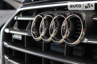 Позашляховик / Кросовер Audi Q5 2018 в 