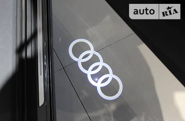Позашляховик / Кросовер Audi Q5 2018 в 