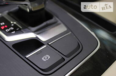 Позашляховик / Кросовер Audi Q5 2018 в 