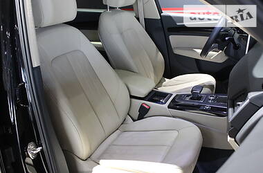 Позашляховик / Кросовер Audi Q5 2018 в 