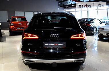 Позашляховик / Кросовер Audi Q5 2018 в 