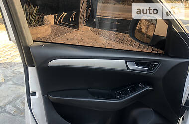 Позашляховик / Кросовер Audi Q5 2011 в 