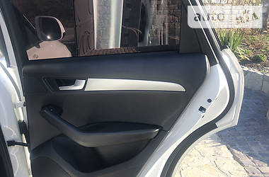 Позашляховик / Кросовер Audi Q5 2011 в 