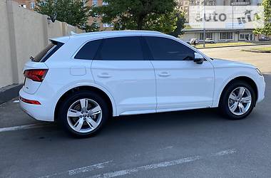 Позашляховик / Кросовер Audi Q5 2019 в 