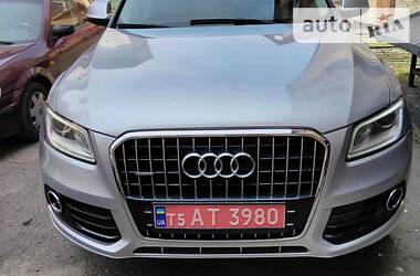 Позашляховик / Кросовер Audi Q5 2015 в 