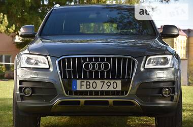 Позашляховик / Кросовер Audi Q5 2016 в 