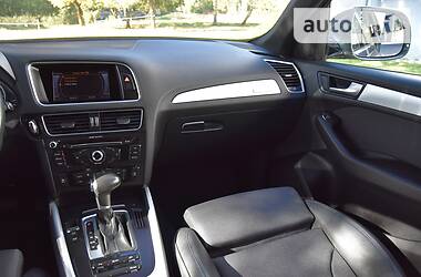 Позашляховик / Кросовер Audi Q5 2016 в 