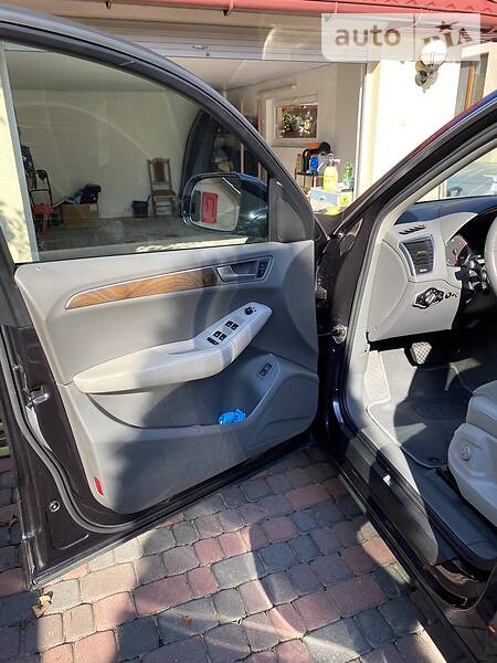 Внедорожник / Кроссовер Audi Q5 2010 в Тячеве